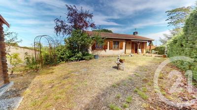 Maison - 90 m² - 5 pièces