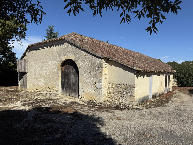 Maison - 400 m² - 12 pièces