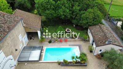 Maison - 267 m² - 7 pièces