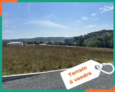 Terrain constructible - 700 m²