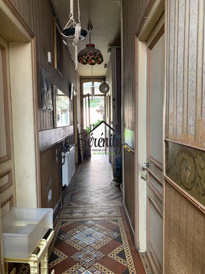 Maison - 221 m² - 13 pièces