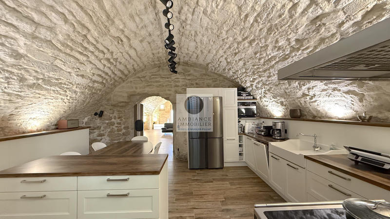 Maison - 219 m² - 6 pièces