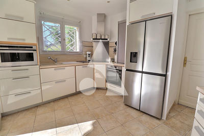 Maison - 180 m² - 5 pièces