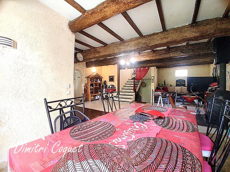 Maison - 205 m² - 7 pièces