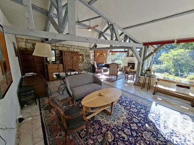 Maison - 338 m² - 12 pièces