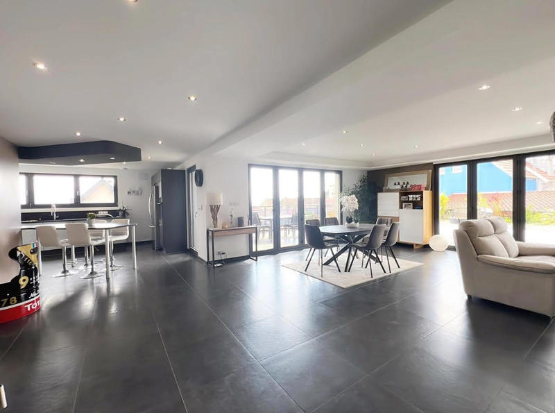 Maison - 183 m² - 7 pièces