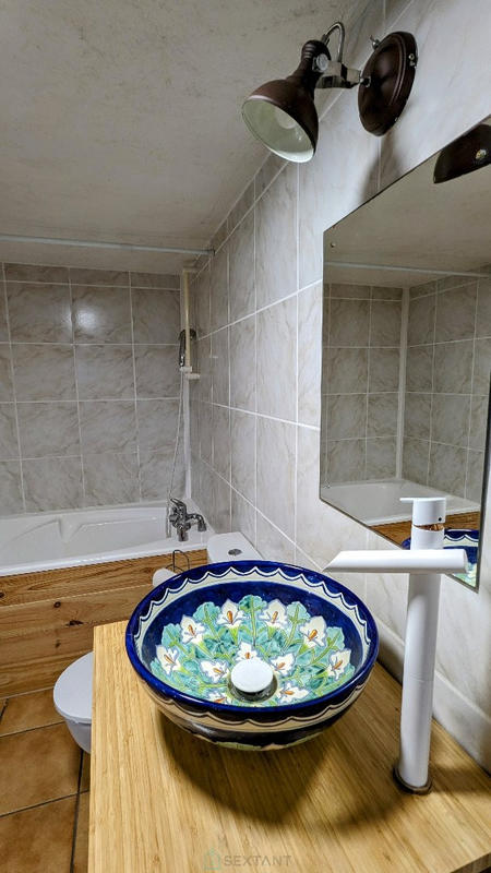 Maison - 247 m² - 8 pièces