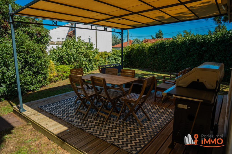 Maison traditionnelle - 196 m² - 7 pièces