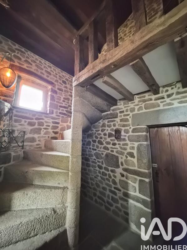 Maison - 232 m² - 7 pièces