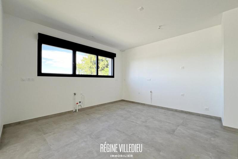 Maison - 210 m² - 5 pièces