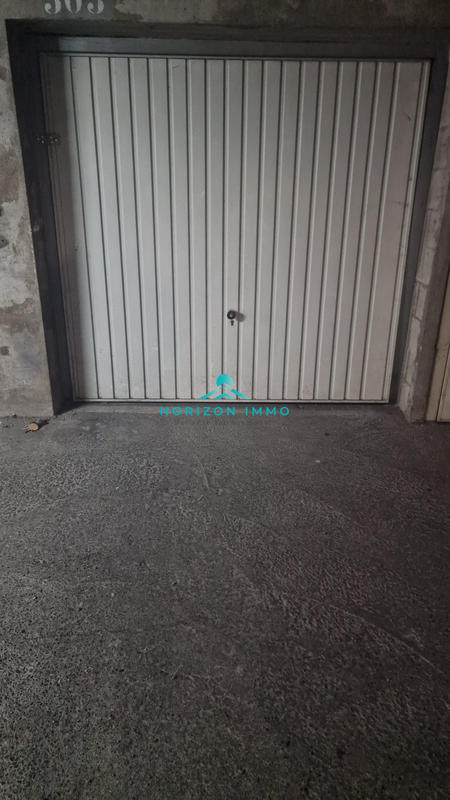 Parking / Garage - 11 m²