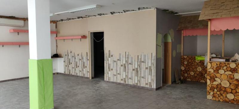Local commercial - 90 m² - 3 pièces