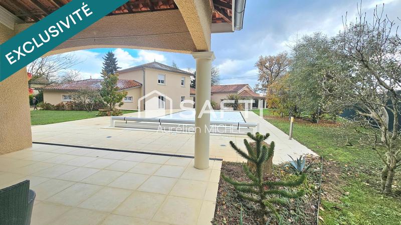 Maison - 236 m² - 8 pièces