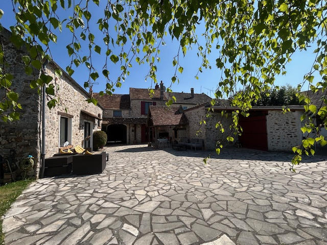 Maison - 198 m² - 7 pièces