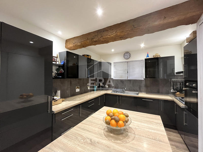 Maison - 480 m² - 14 pièces