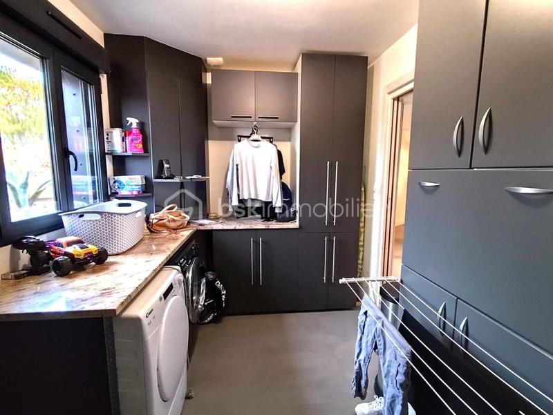 Maison - 167 m² - 9 pièces