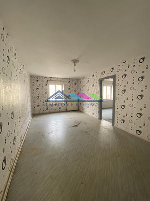 Immeuble - 140 m² - 8 pièces