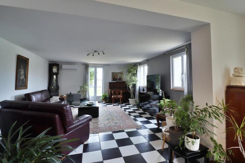 Propriété - 373 m² - 14 pièces