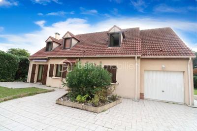 Maison traditionnelle - 139 m² - 7 pièces