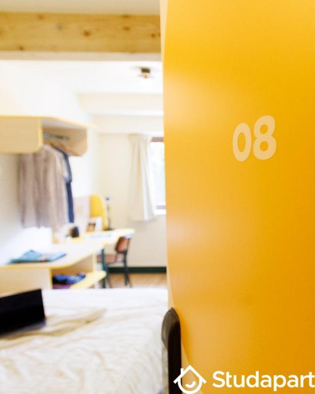 Chambre - 12 m² - 1 pièce