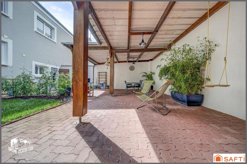 Maison - 221 m² - 7 pièces