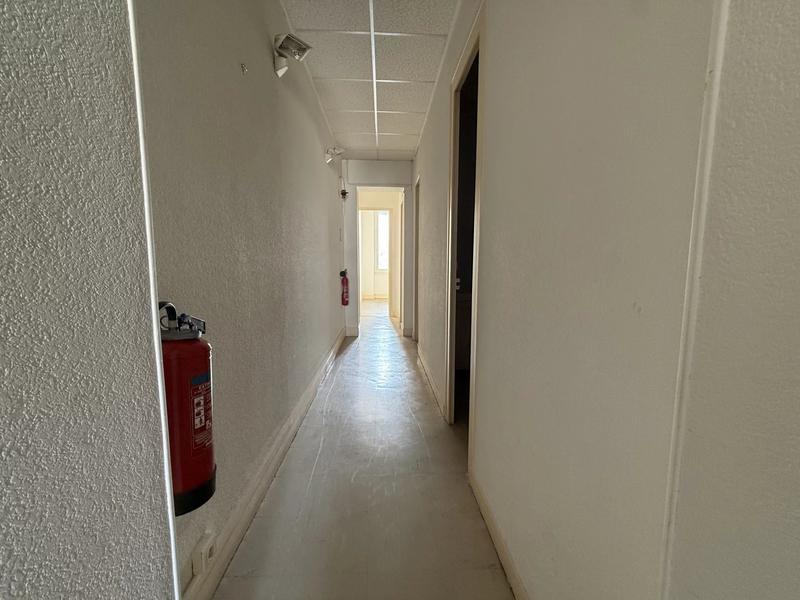 Bureau - 93 m² - 4 pièces