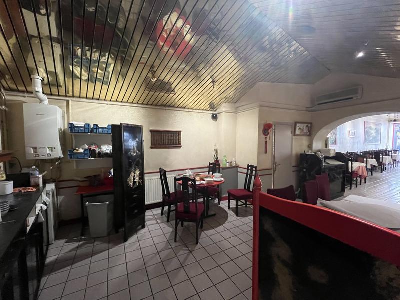 Local commercial - 142 m² - 3 pièces