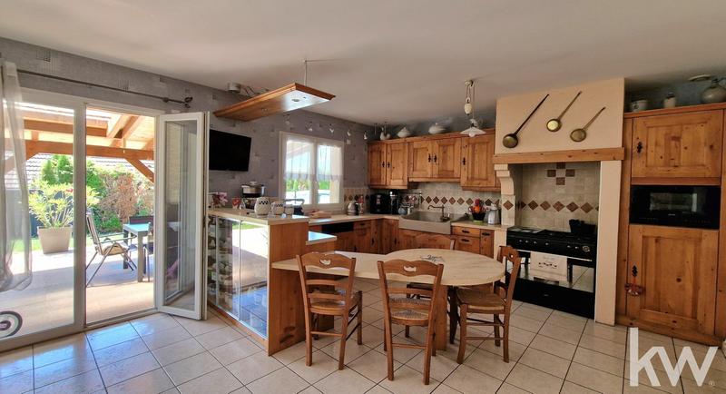 Maison - 189 m² - 8 pièces