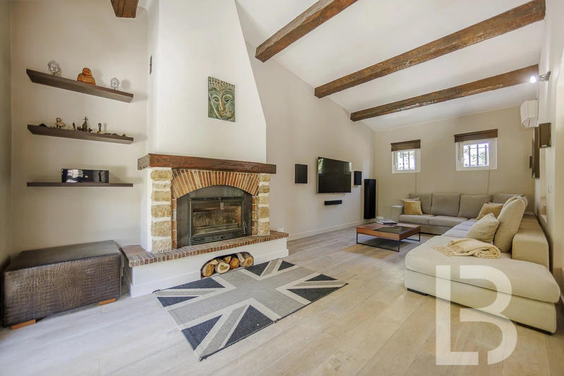 Villa - 196 m² - 6 pièces