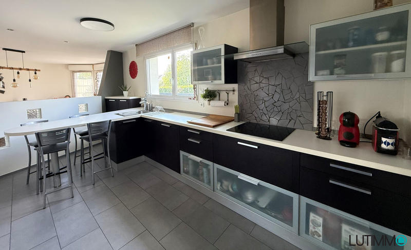 Maison contemporaine - 184 m² - 6 pièces