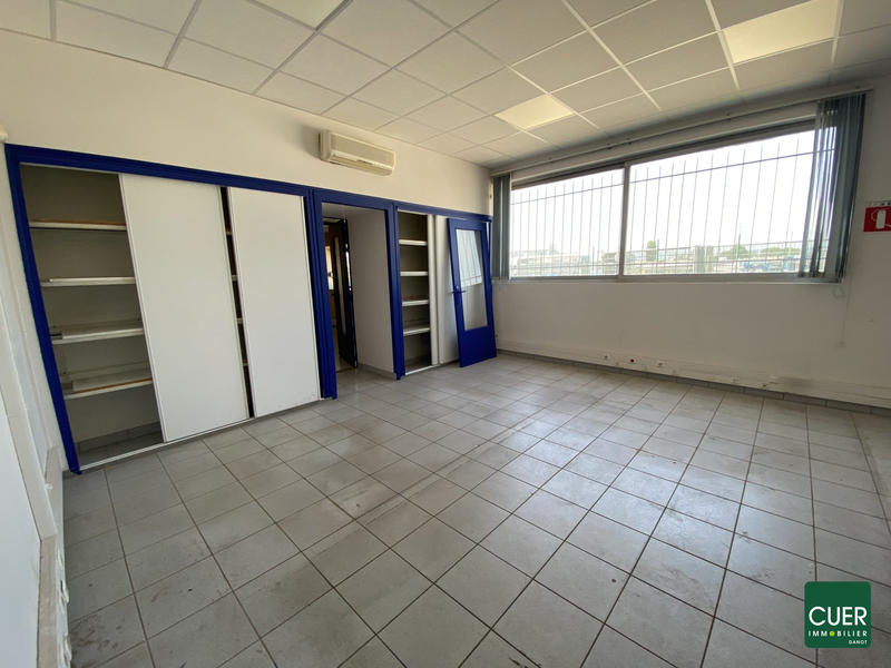 Local d'activités - 980 m²