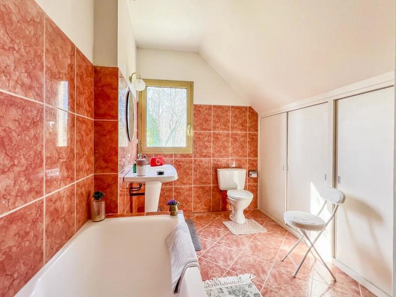 Demeure - 254 m² - 10 pièces