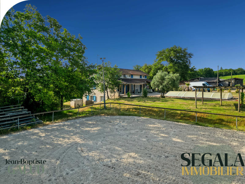 Maison - 275 m² - 5 pièces