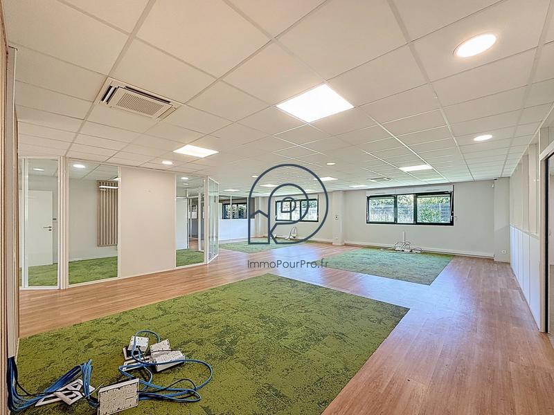 Bureau - 357 m²