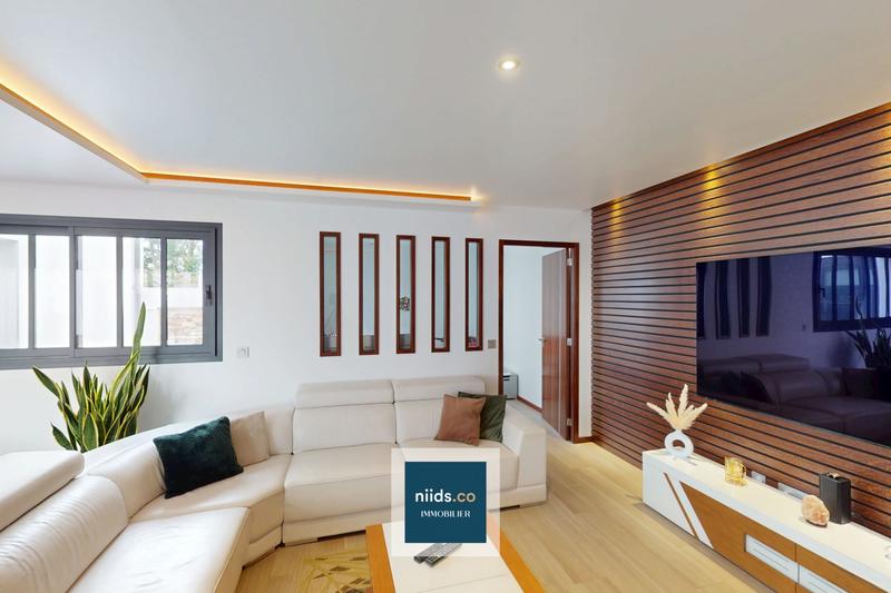 Maison - 157 m² - 5 pièces