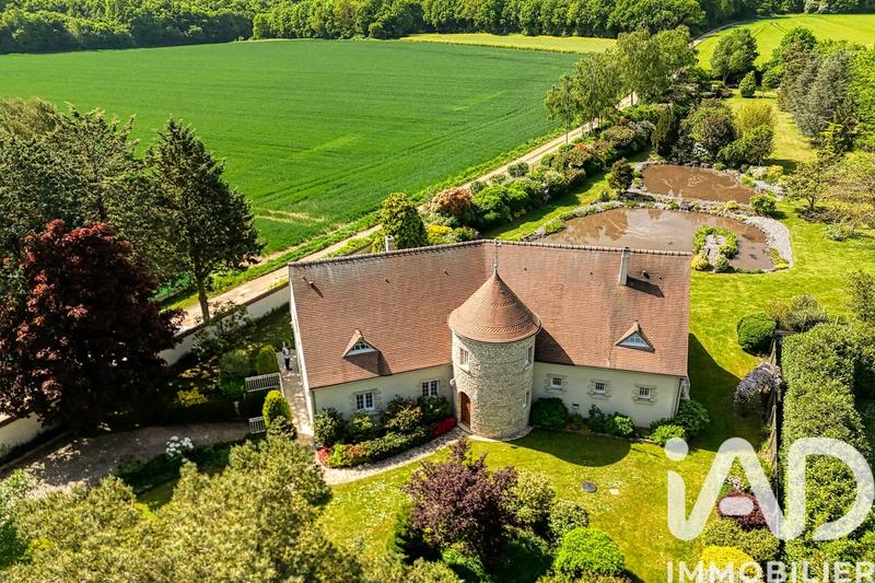 Maison - 290 m² - 8 pièces