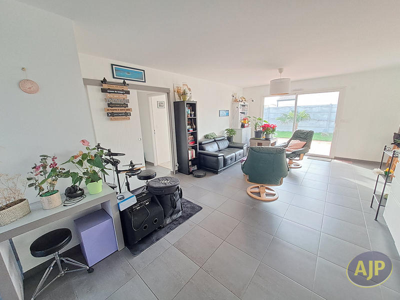 Maison - 93 m² - 4 pièces