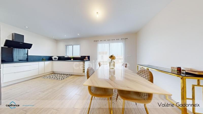 Maison - 96 m² - 5 pièces