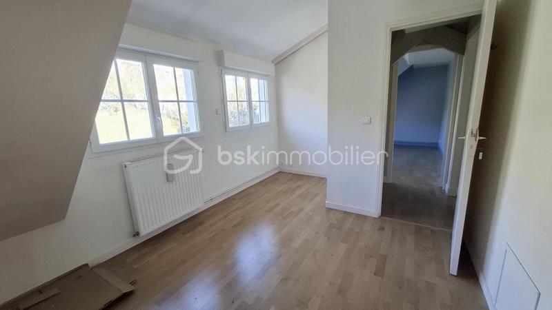 Maison - 192 m² - 9 pièces