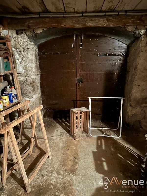 Maison - 223 m² - 8 pièces