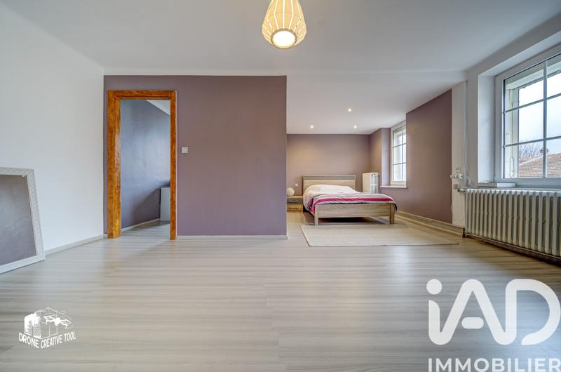 Maison - 230 m² - 8 pièces