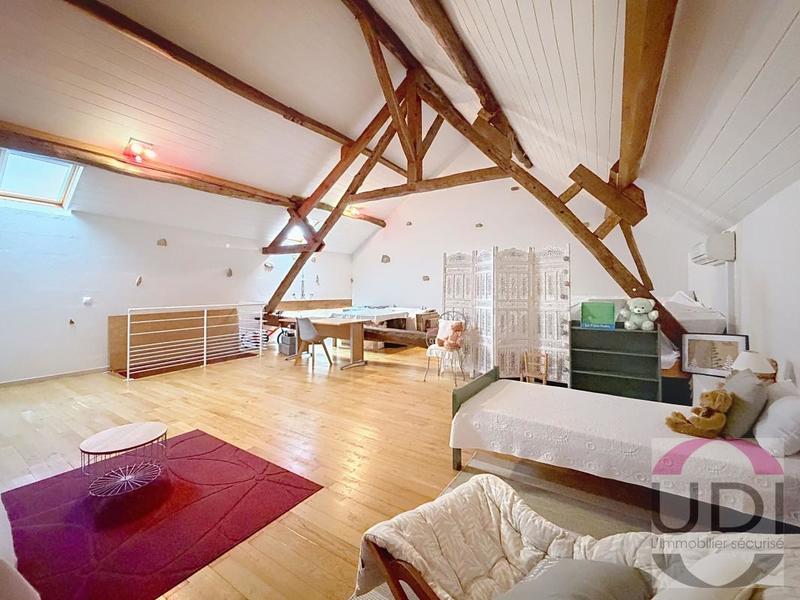 Maison - 248 m² - 4 pièces