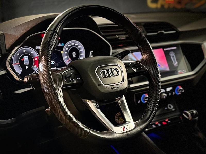 Audi Q3 35 Tdi s-Line 2.0 s-Tronic 7 150ch Boîte auto Toit ouvrant, Caméra de recul, Sièges chauffants