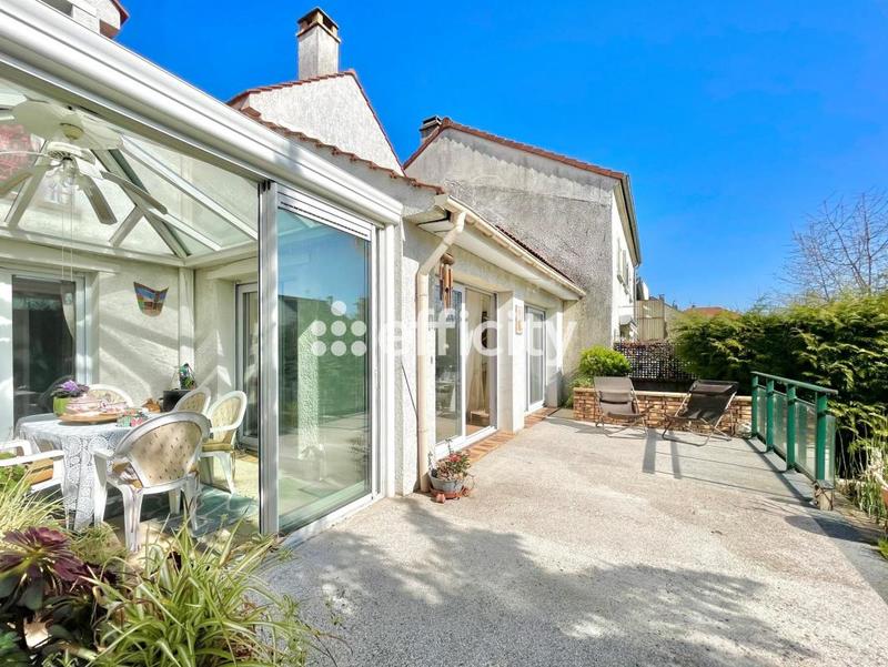 Maison - 175 m² - 8 pièces