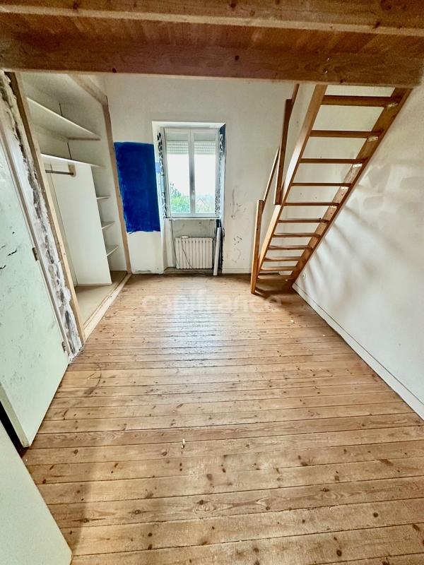 Maison - 180 m² - 7 pièces