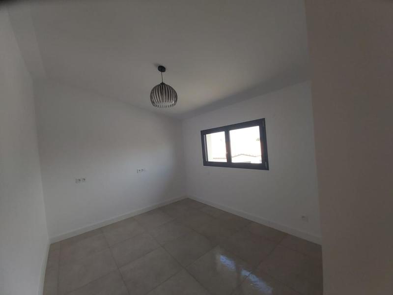 Maison - 600 m² - 4 pièces