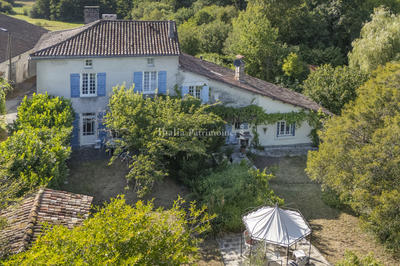 Maison - 372 m² - 13 pièces