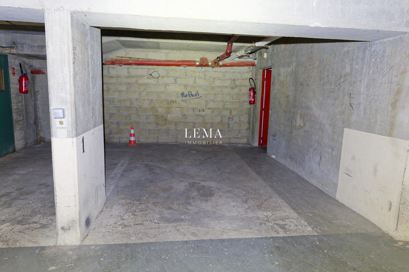 Parking / Garage - 15 m²