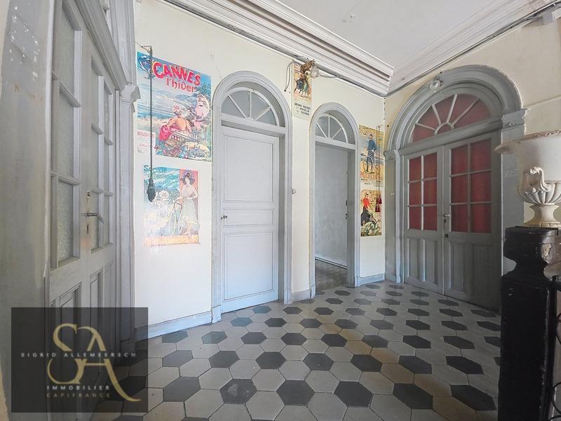 Immeuble - 1 100 m² - 15 pièces