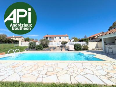 Maison - 92 m² - 5 pièces